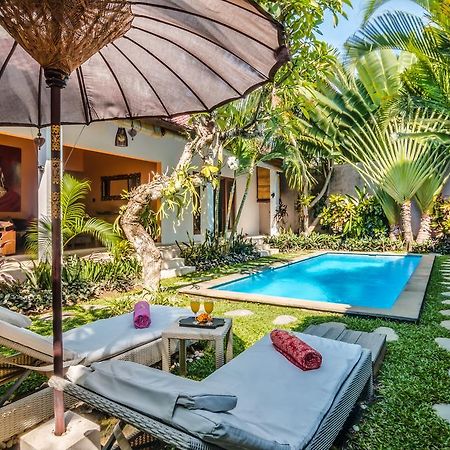 Villa Bisi Seminyak Esterno foto