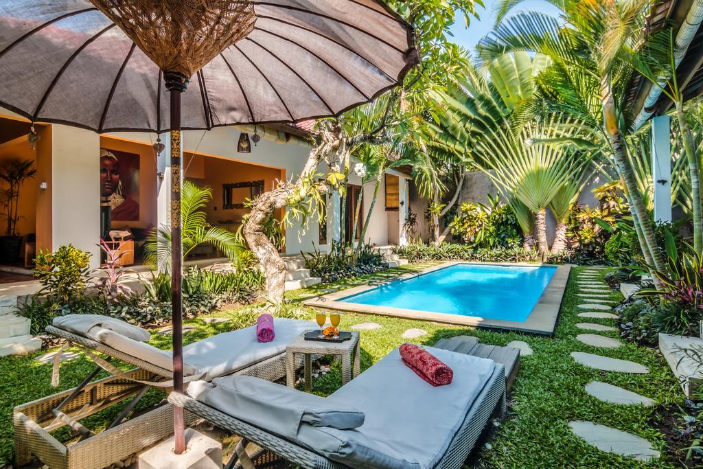 Villa Bisi Seminyak Esterno foto