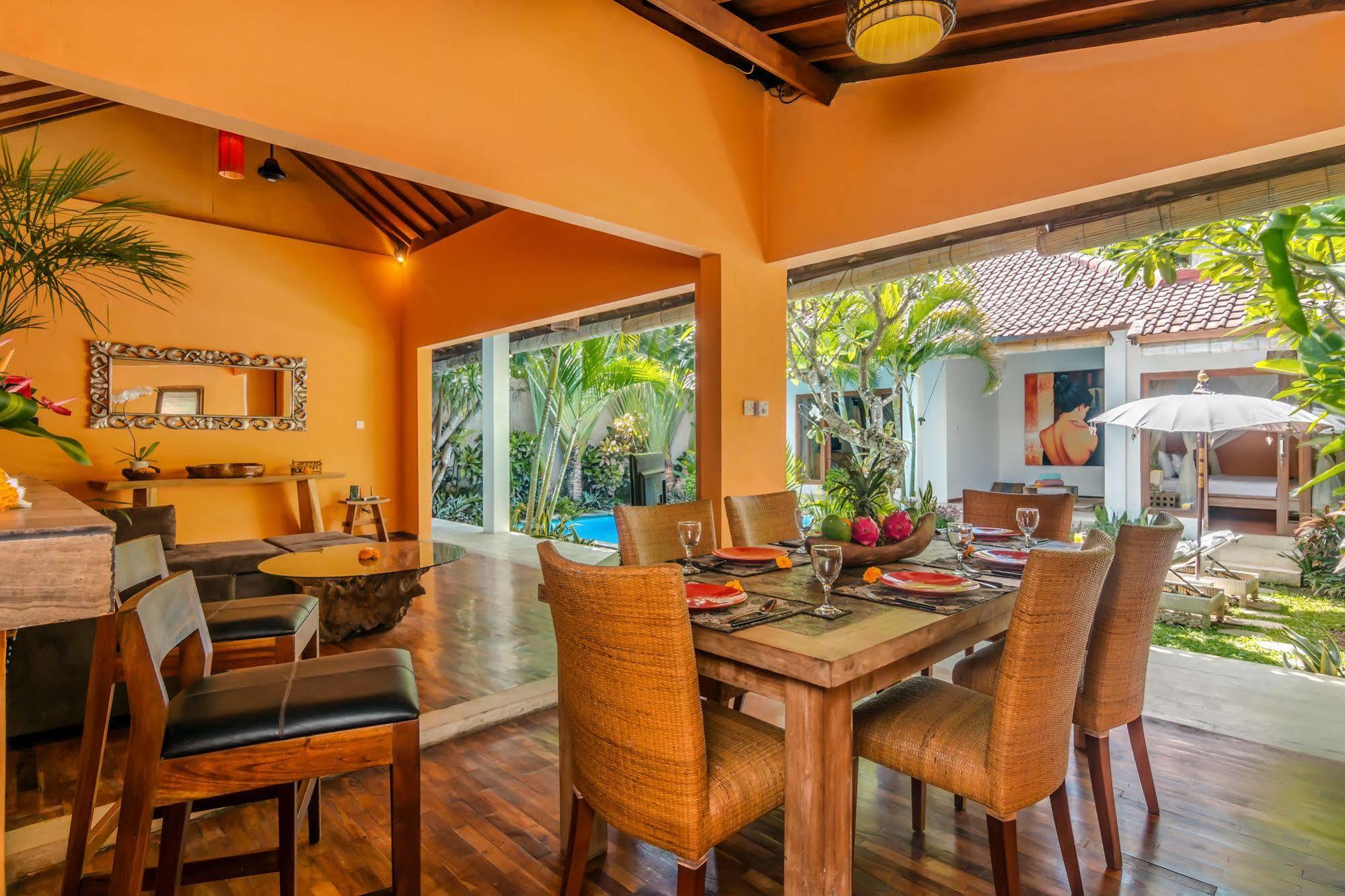 Villa Bisi Seminyak Esterno foto