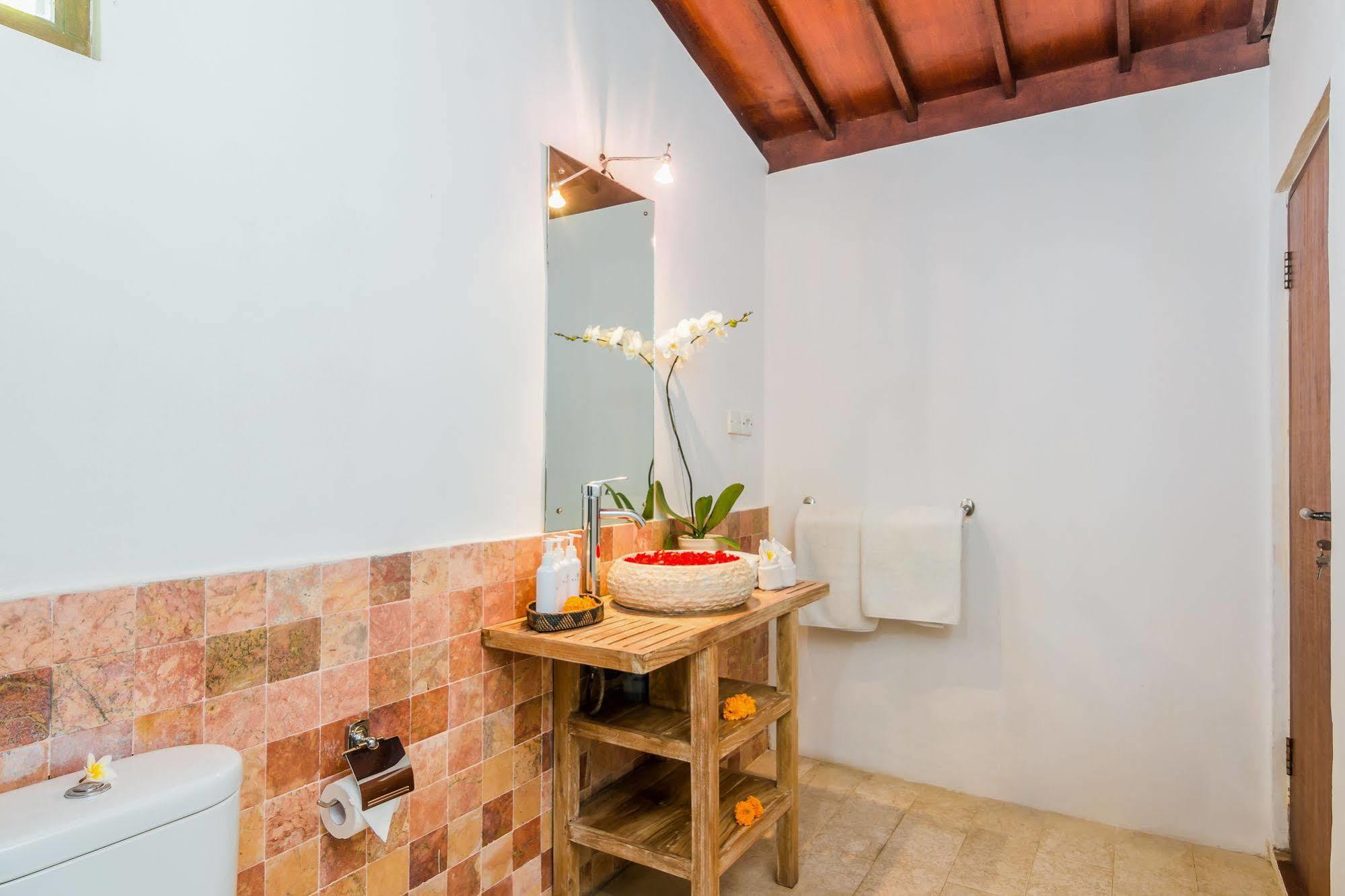 Villa Bisi Seminyak Esterno foto