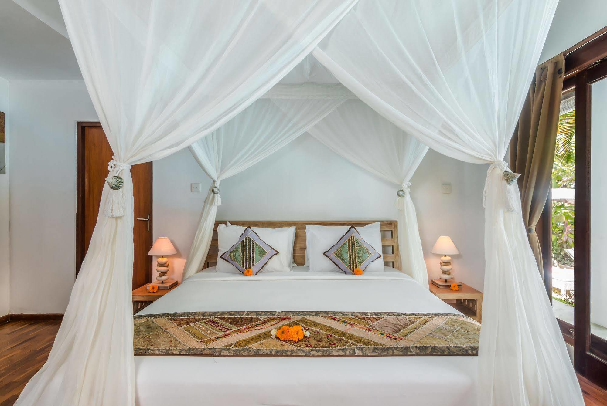 Villa Bisi Seminyak Esterno foto