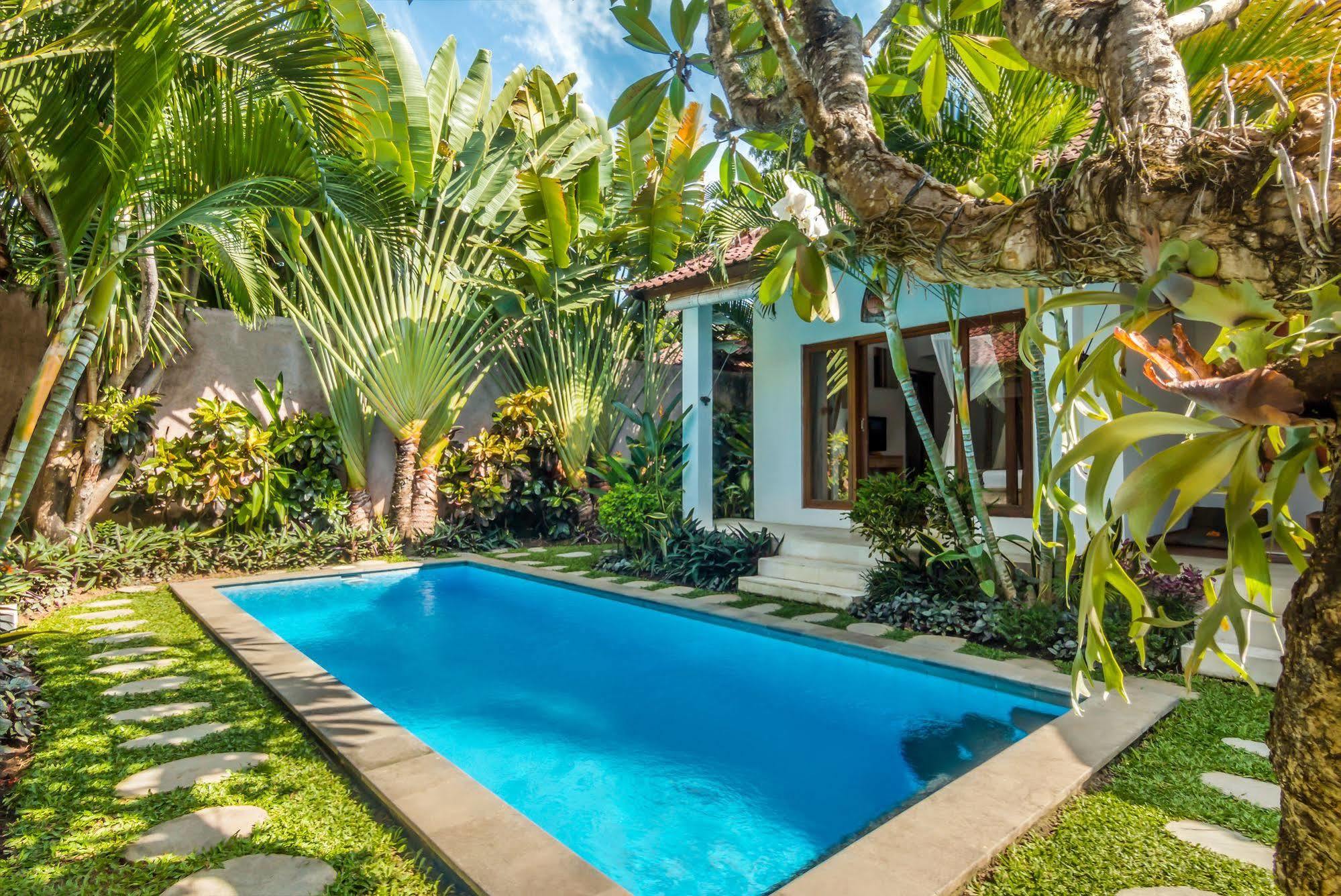 Villa Bisi Seminyak Esterno foto