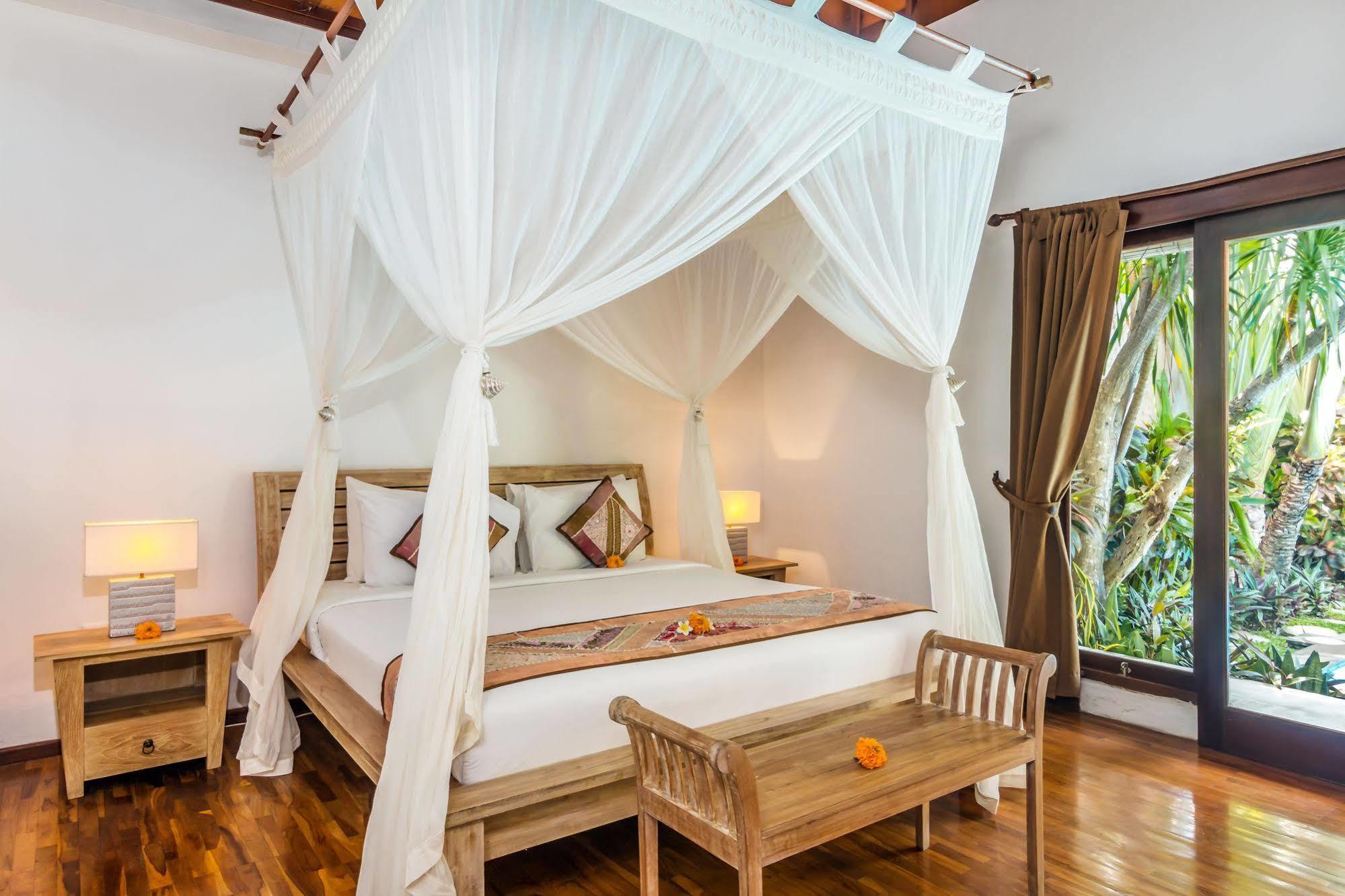 Villa Bisi Seminyak Esterno foto