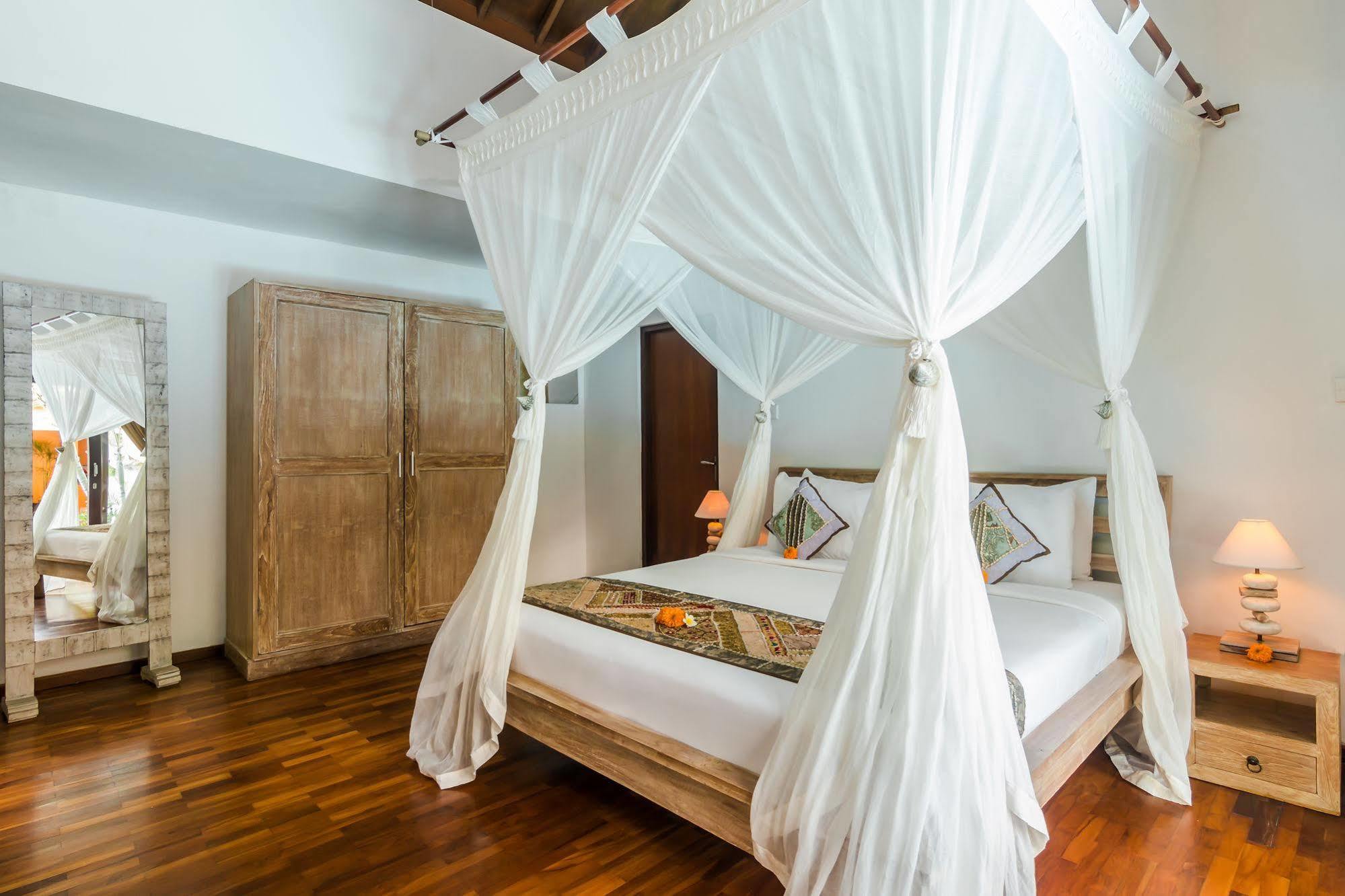 Villa Bisi Seminyak Esterno foto