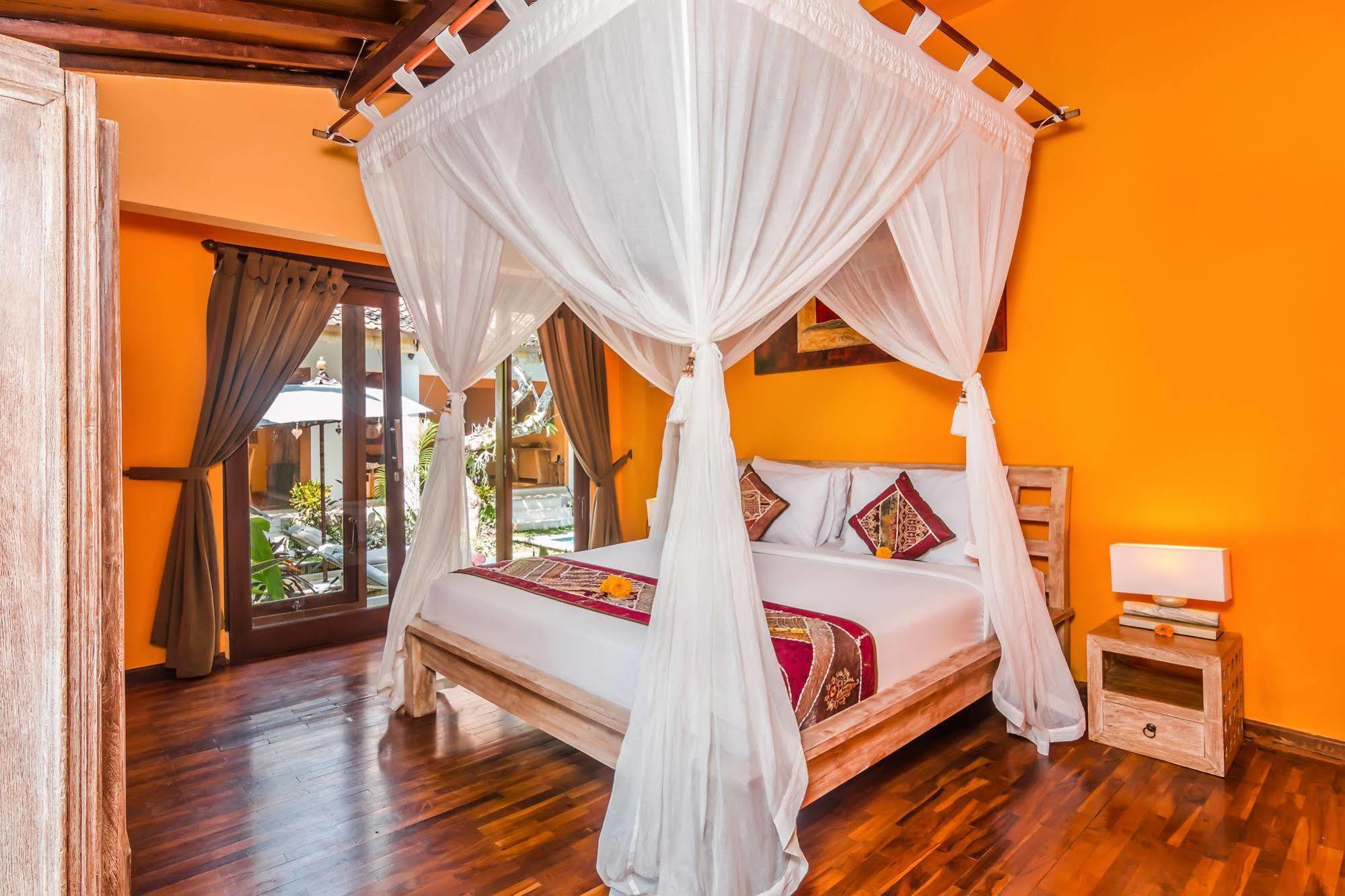 Villa Bisi Seminyak Esterno foto