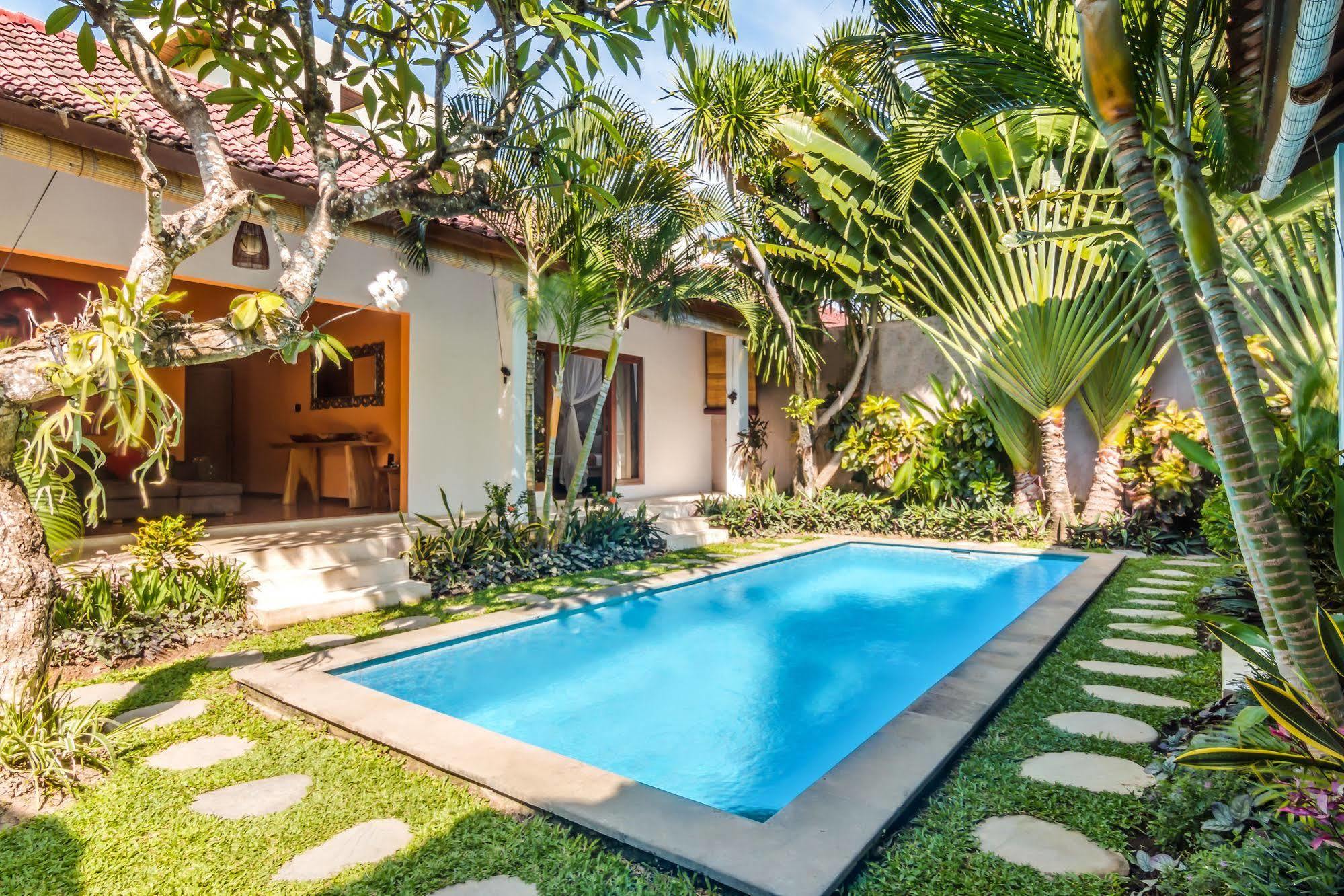 Villa Bisi Seminyak Esterno foto
